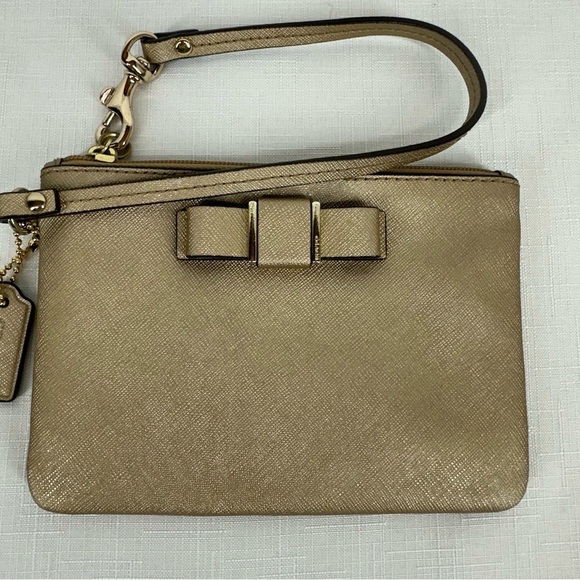 Coach Darcy Gold Leather Bow Wristlet - Picture 16 of 17